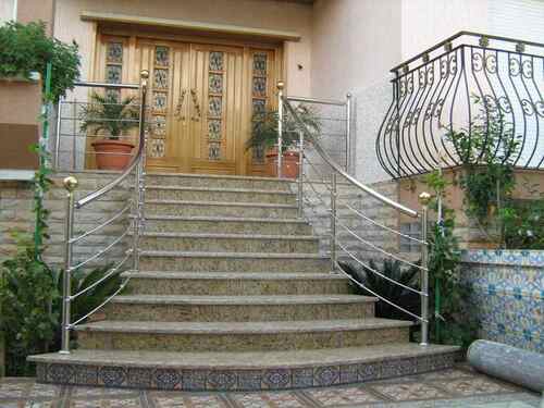 آخرین مورد شرکت WinscoMetal Custom Stainless Steel Cable Railing Project for Residential Outdoor Staircase